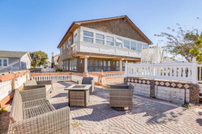 Beachfront Home about 7 Mi to Cape May!
